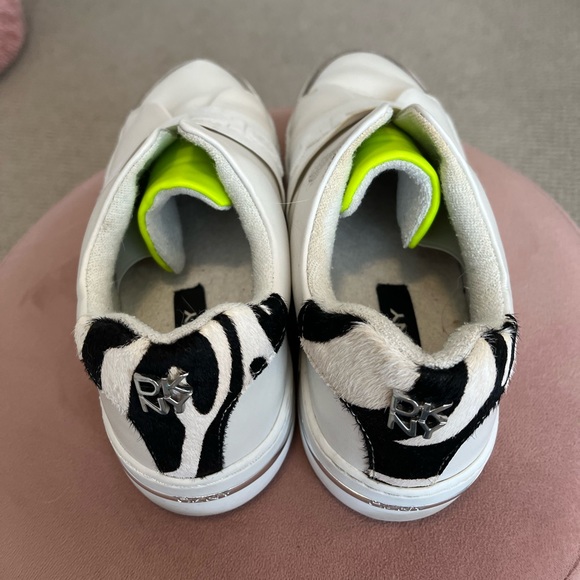 DKNY Sneaker - Picture 10 of 10